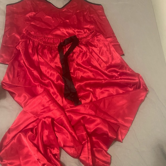 new without tags,  silky pyjama set with eye mask - Picture 2 of 3